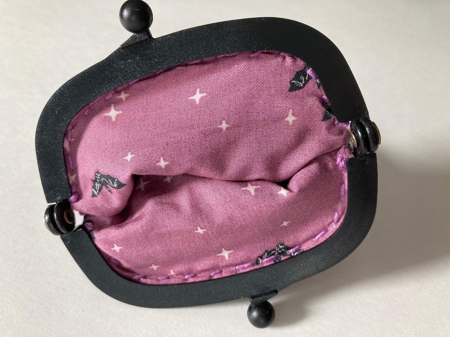 Misfit: Purple kiss closure coin purse