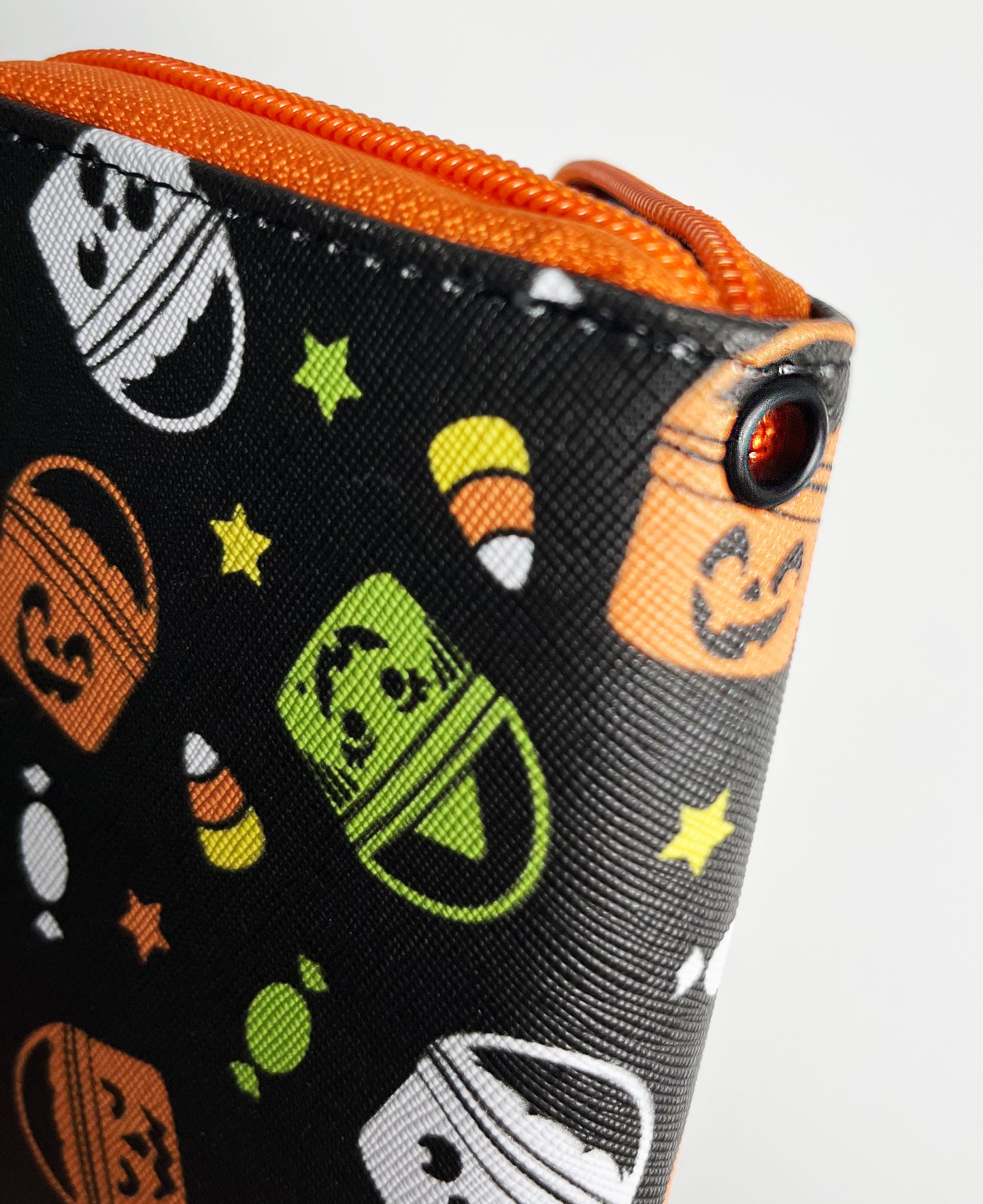 Boo Bucket Wallet