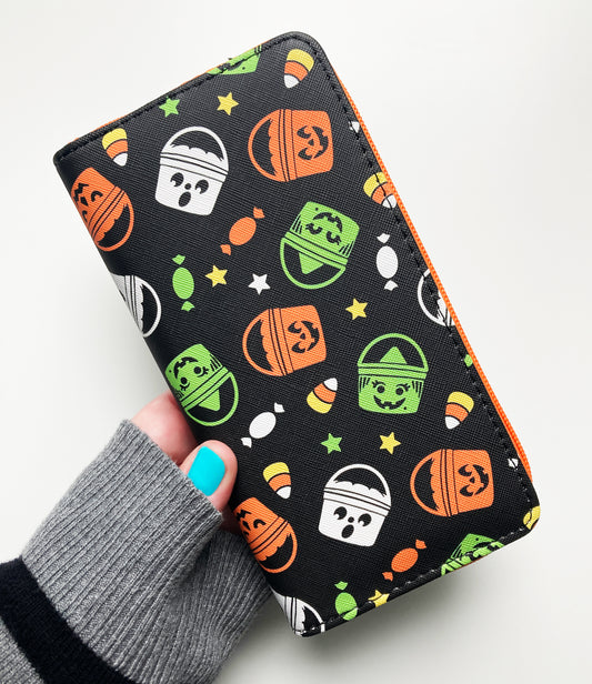 Boo Bucket Wallet